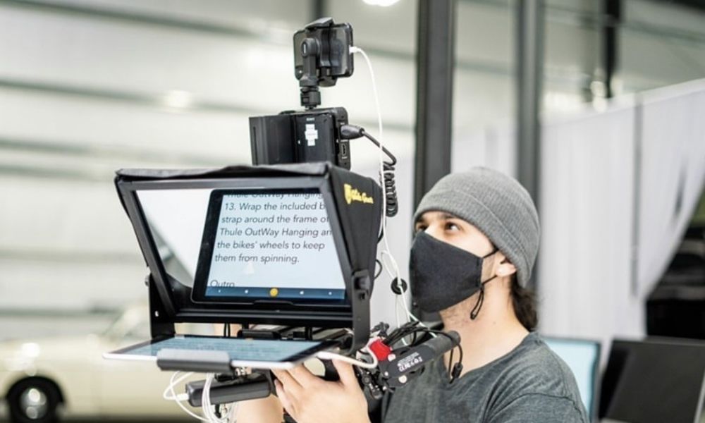 The Best Way To Scroll on an iPad Teleprompter