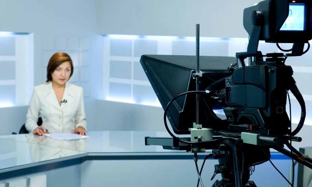 The Basics of How a Teleprompter Works