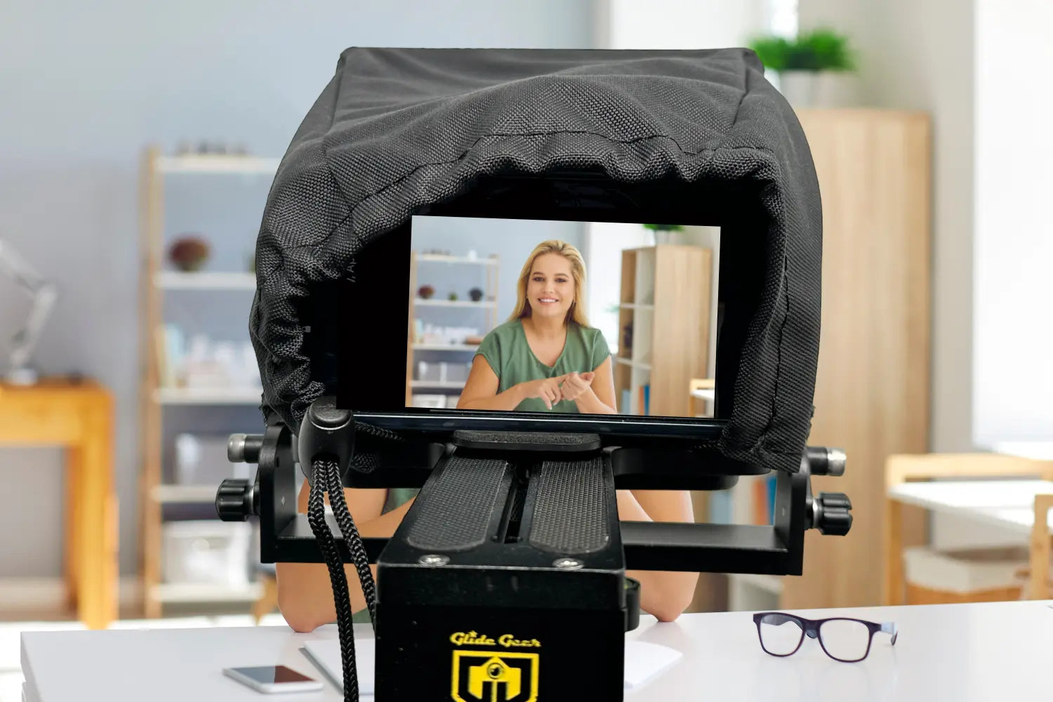 TMP 50 Adjustable Phone Teleprompter | Glide Gear